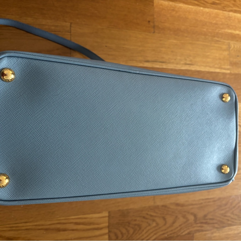 Prada Saffiano Large Double Zip Tote in Powder Blue (“Astrale”) Gold Hardware - Picture 9 of 16